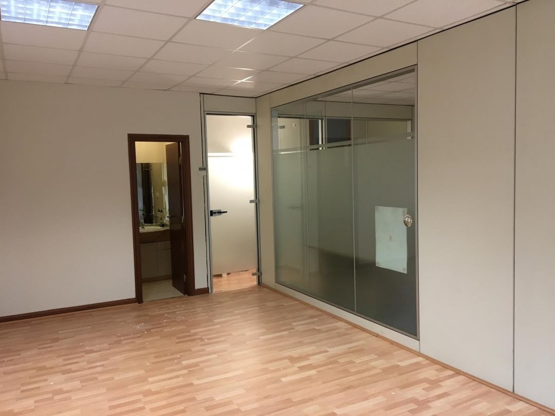 Oficina acondicionada. 1 raya Garaje. - F8517 - Ficha de inmueble